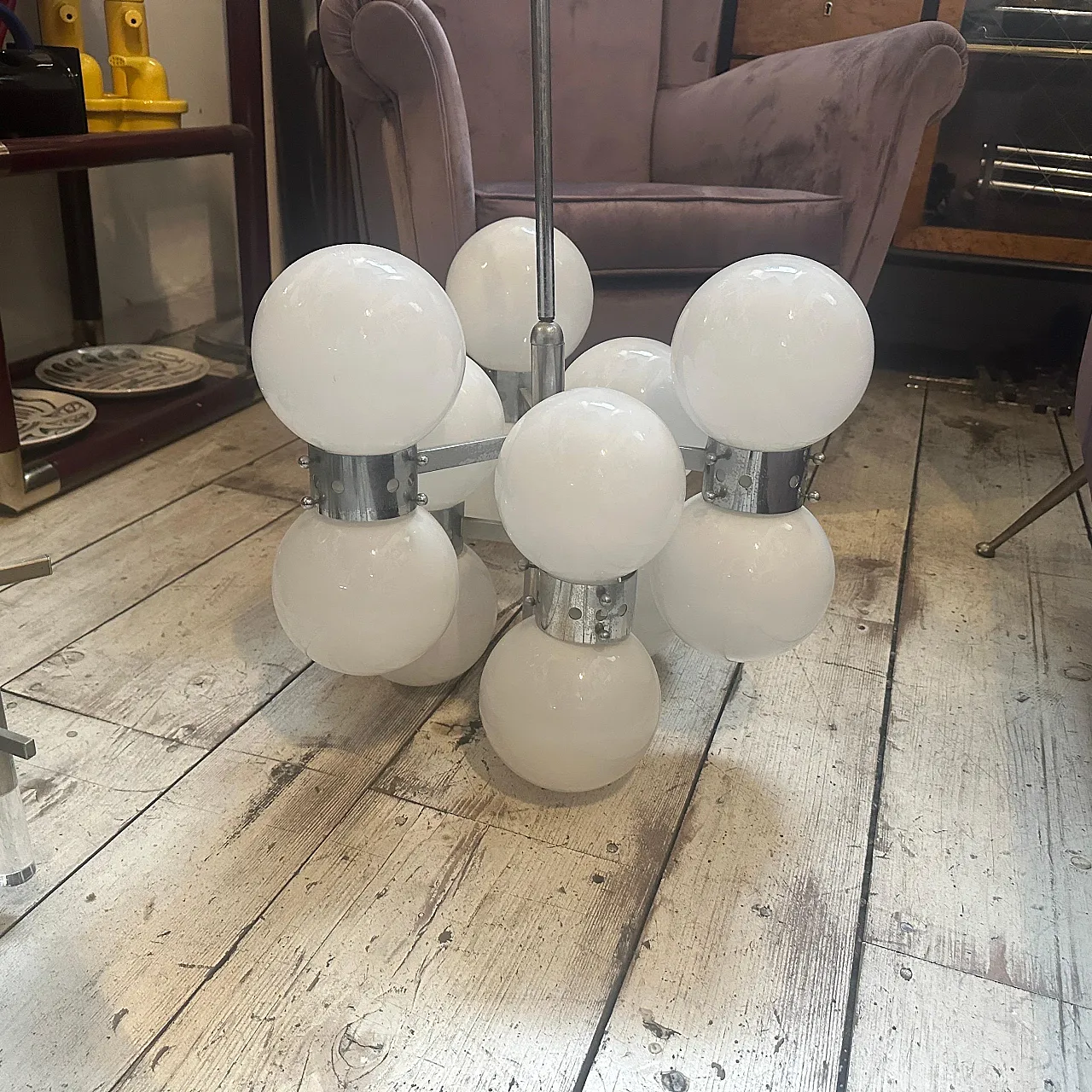 Lampadario a 10 luci in acciaio e vetro opalino, anni '60 6