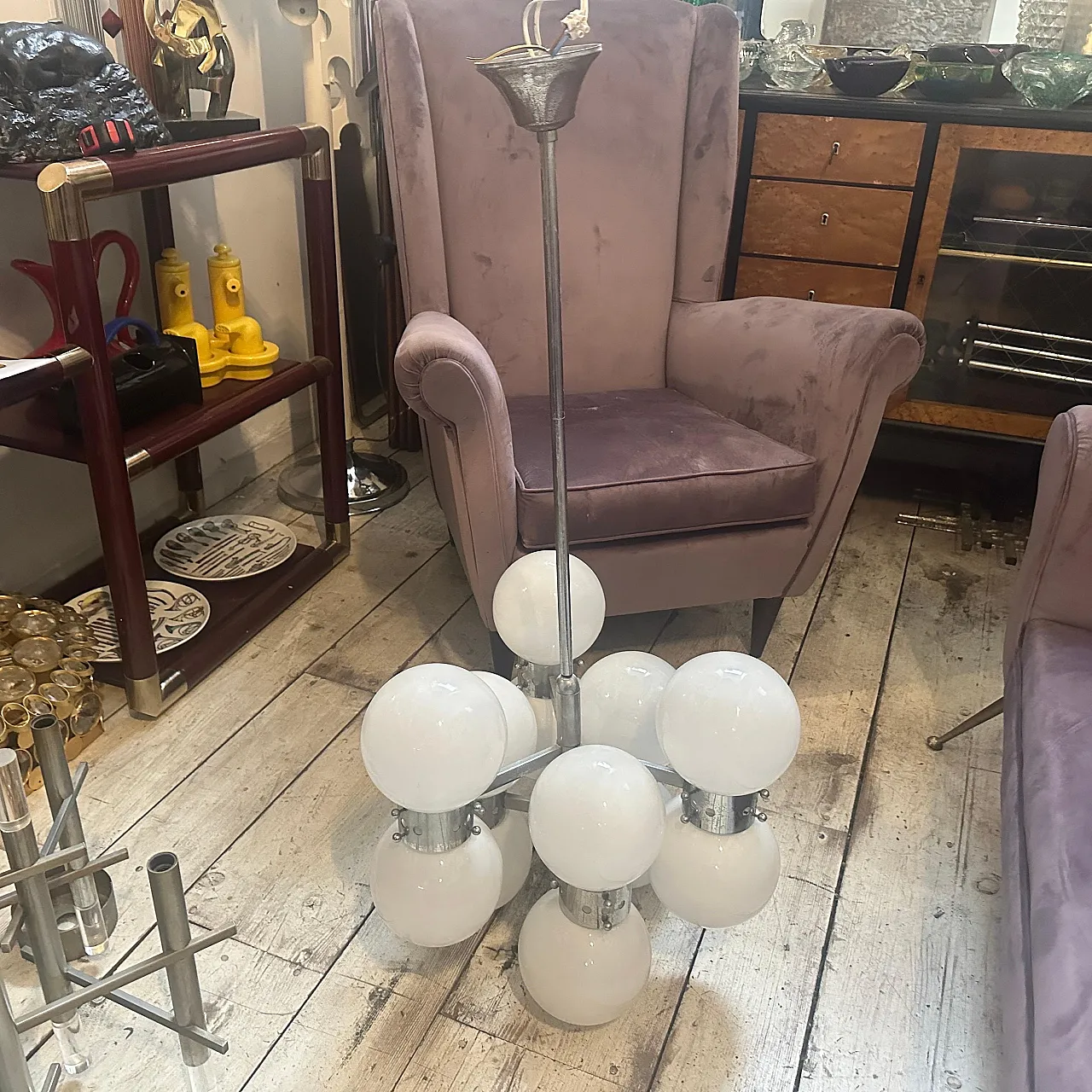 Lampadario a 10 luci in acciaio e vetro opalino, anni '60 8