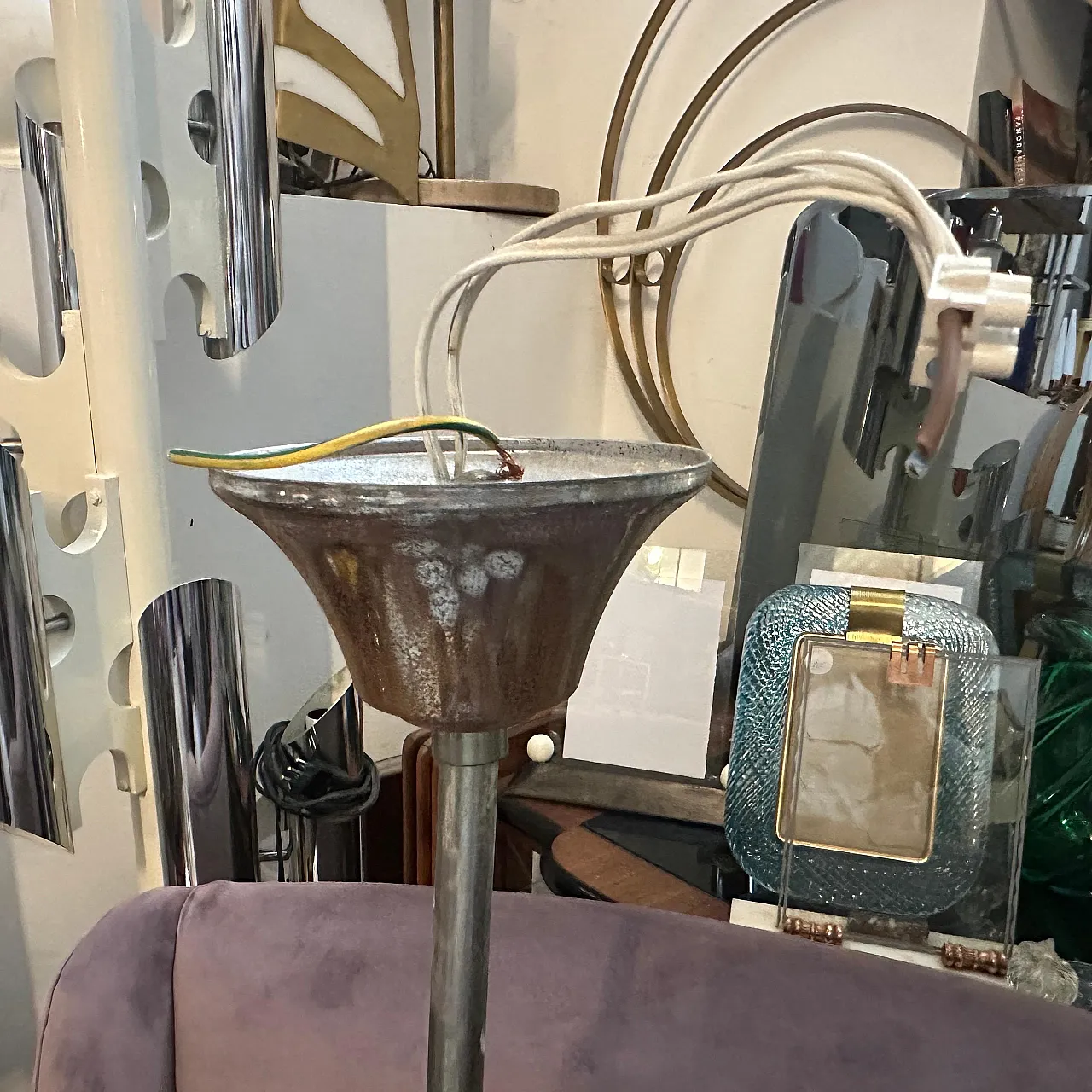 Lampadario a 10 luci in acciaio e vetro opalino, anni '60 12