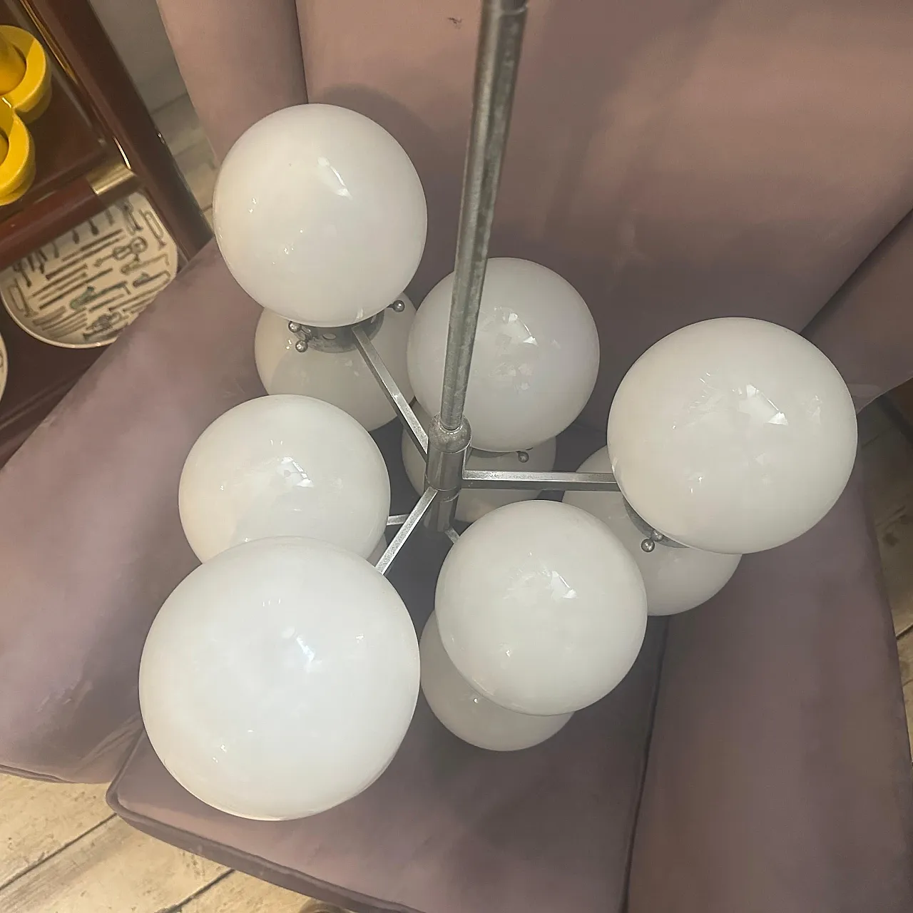 Lampadario a 10 luci in acciaio e vetro opalino, anni '60 14