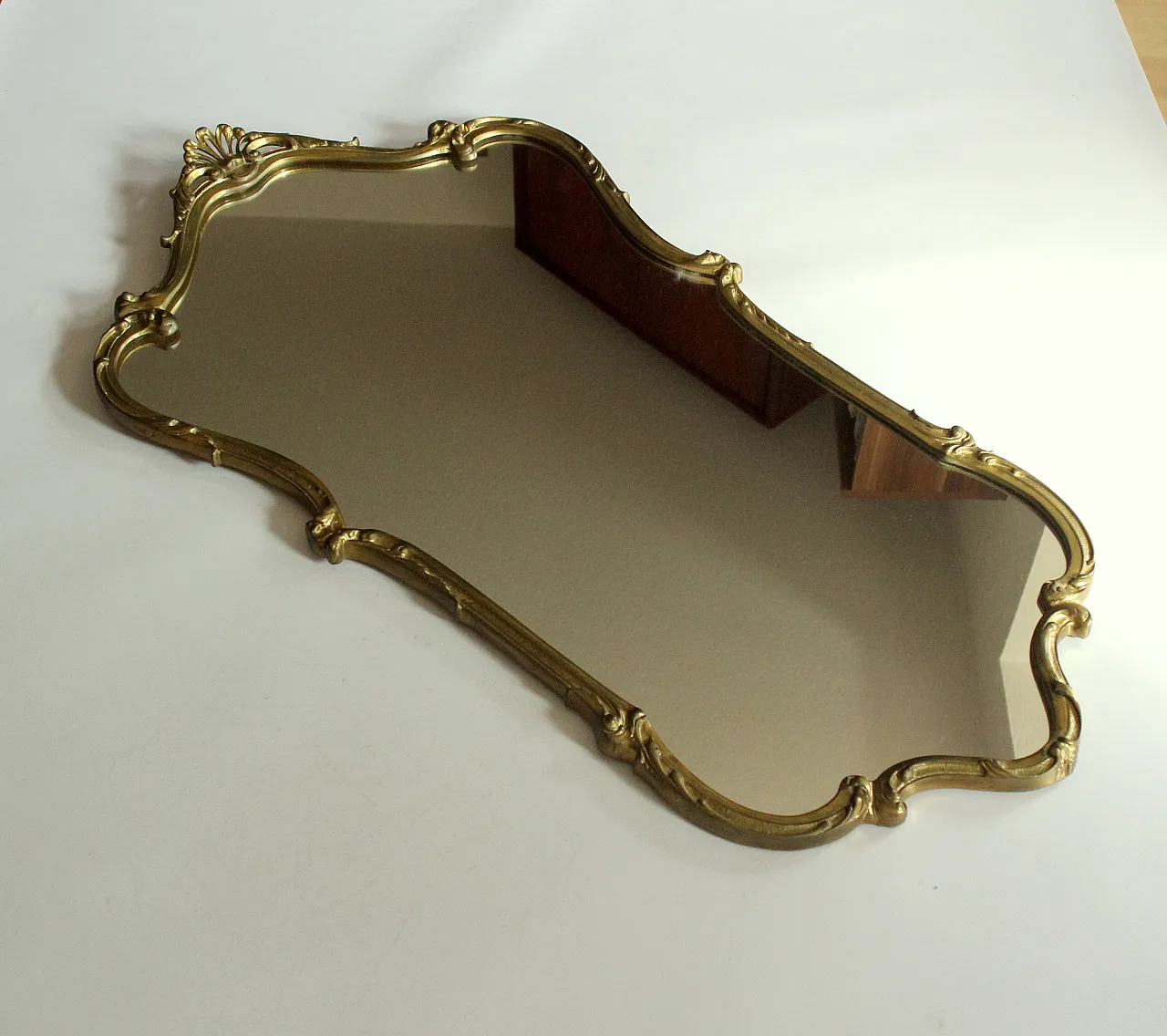 Specchio da parete con cornice in ottone, anni '50 1