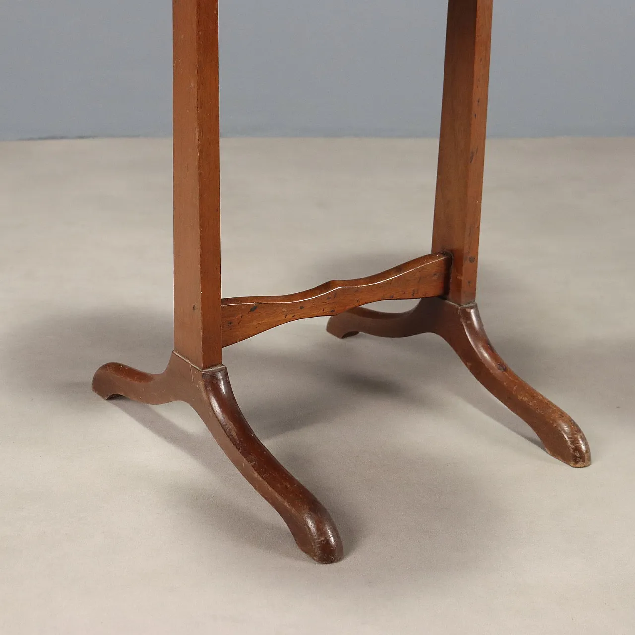 Walnut valet table with trays, 19th century 9