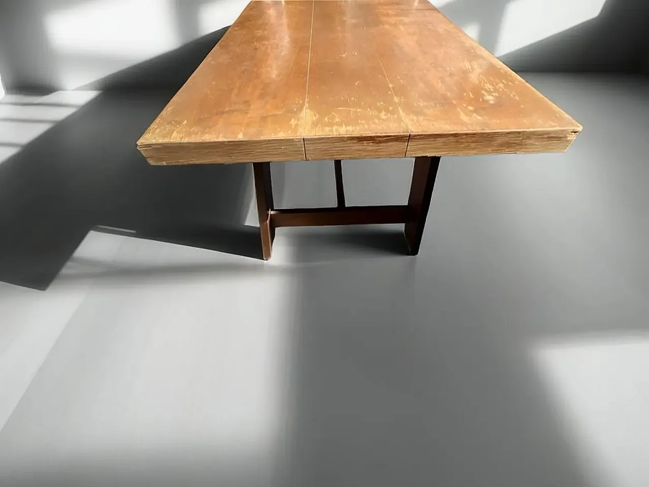 Model 611 walnut dining table by Silvio Coppola for Bernini, 1980s 6