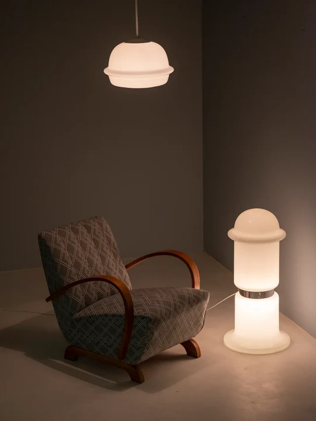 Lampada da terra in vetro pieno di Karel Volf, fine '900 4