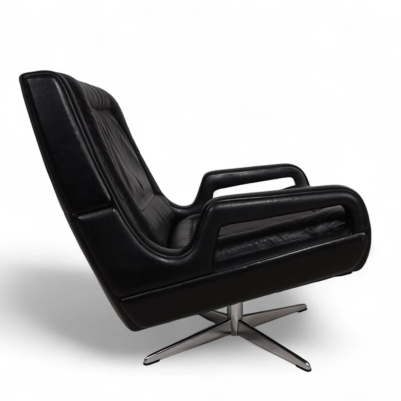 Poltrona lounge in pelle nera Carl Straub, anni '60 1