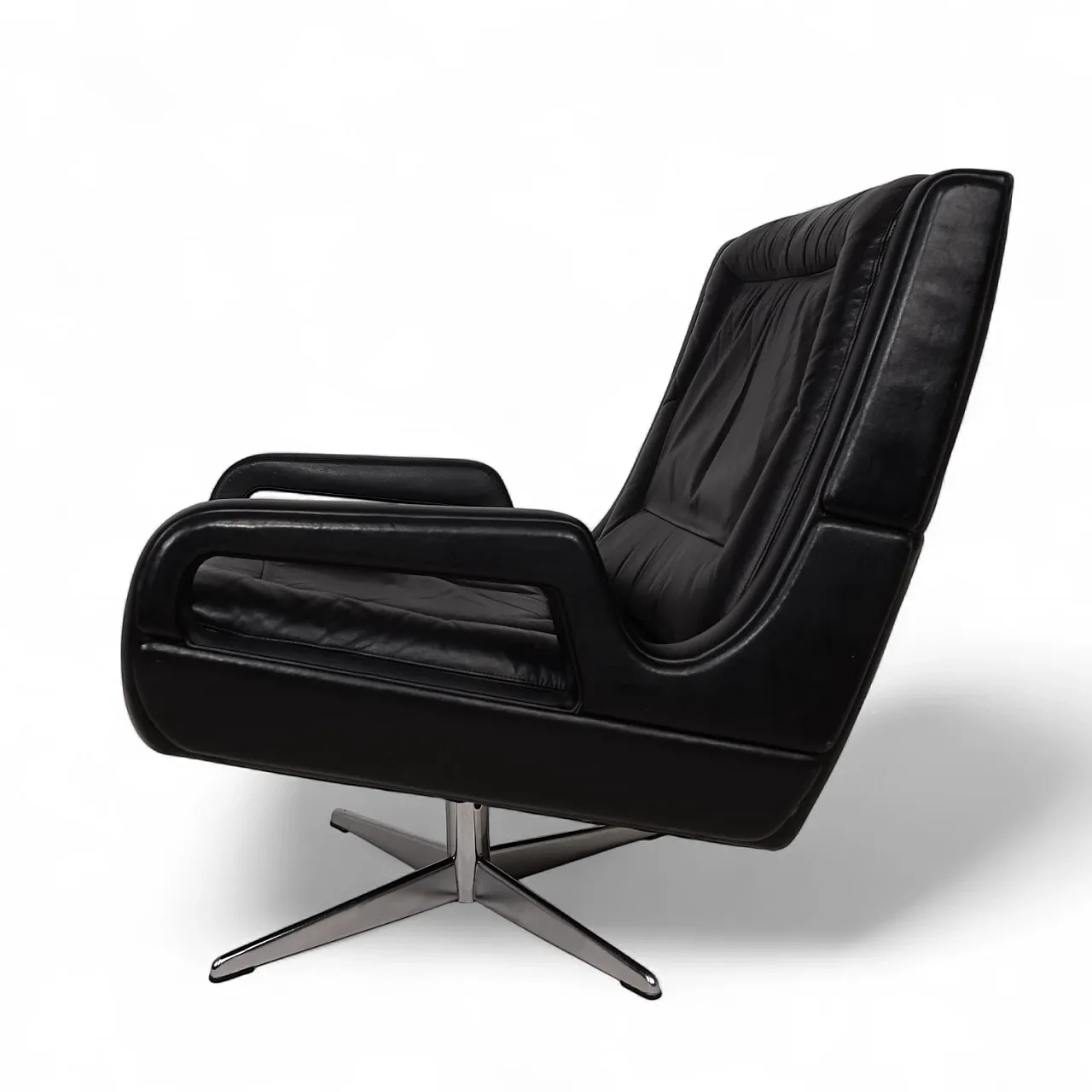 Poltrona lounge in pelle nera Carl Straub, anni '60 7