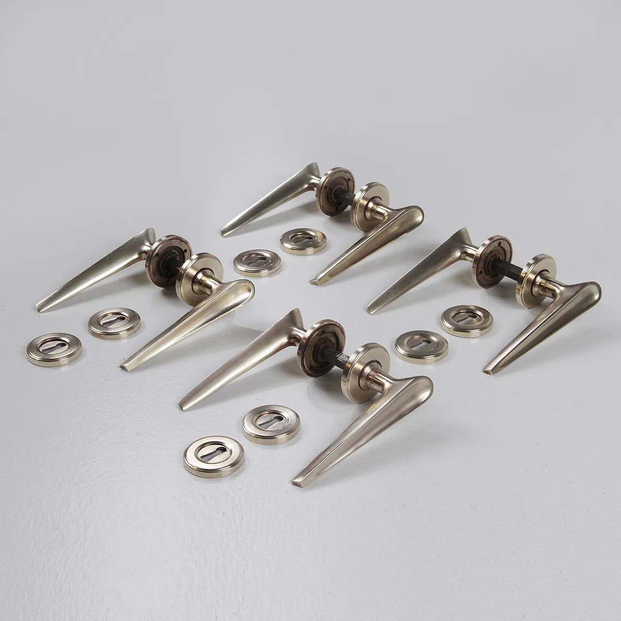 4 Gio Ponti style brass handles, 1960s 2