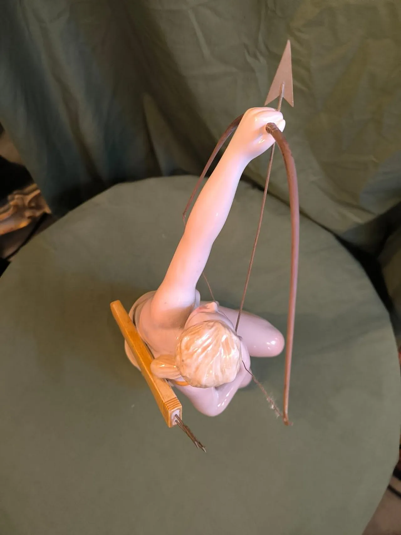 Ronzan, Angelo con arco da falco in porcellana, anni '50 5