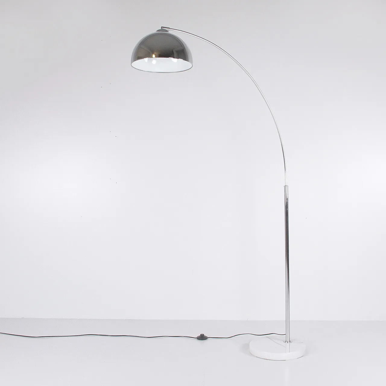 Arched floor lamp, 1970s 7