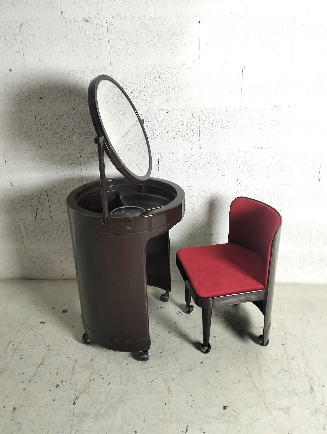 Silvi red Vanity table on wheels by Studio Kastilia, 1970s 2