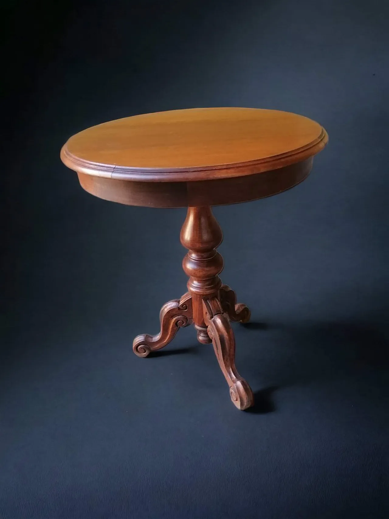 Tavolino da caffè in noce, anni '50 1