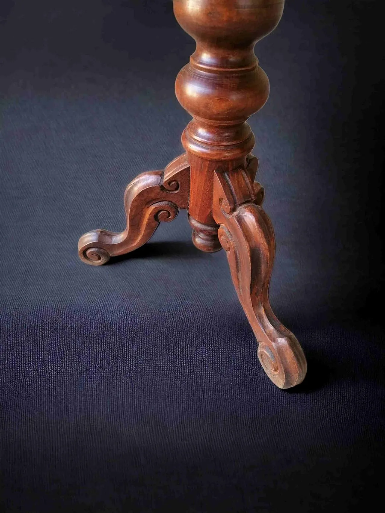 Tavolino da caffè in noce, anni '50 3