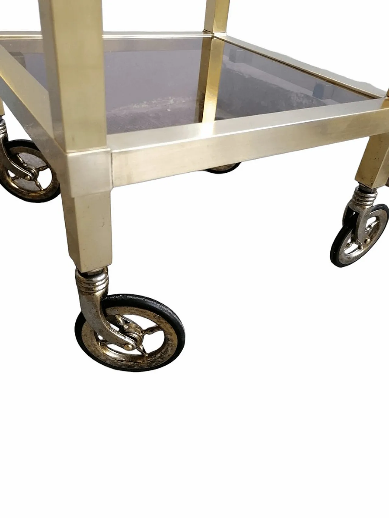 Tavolino da caffè con ruote in ottone e piani in vetro, anni '50 7