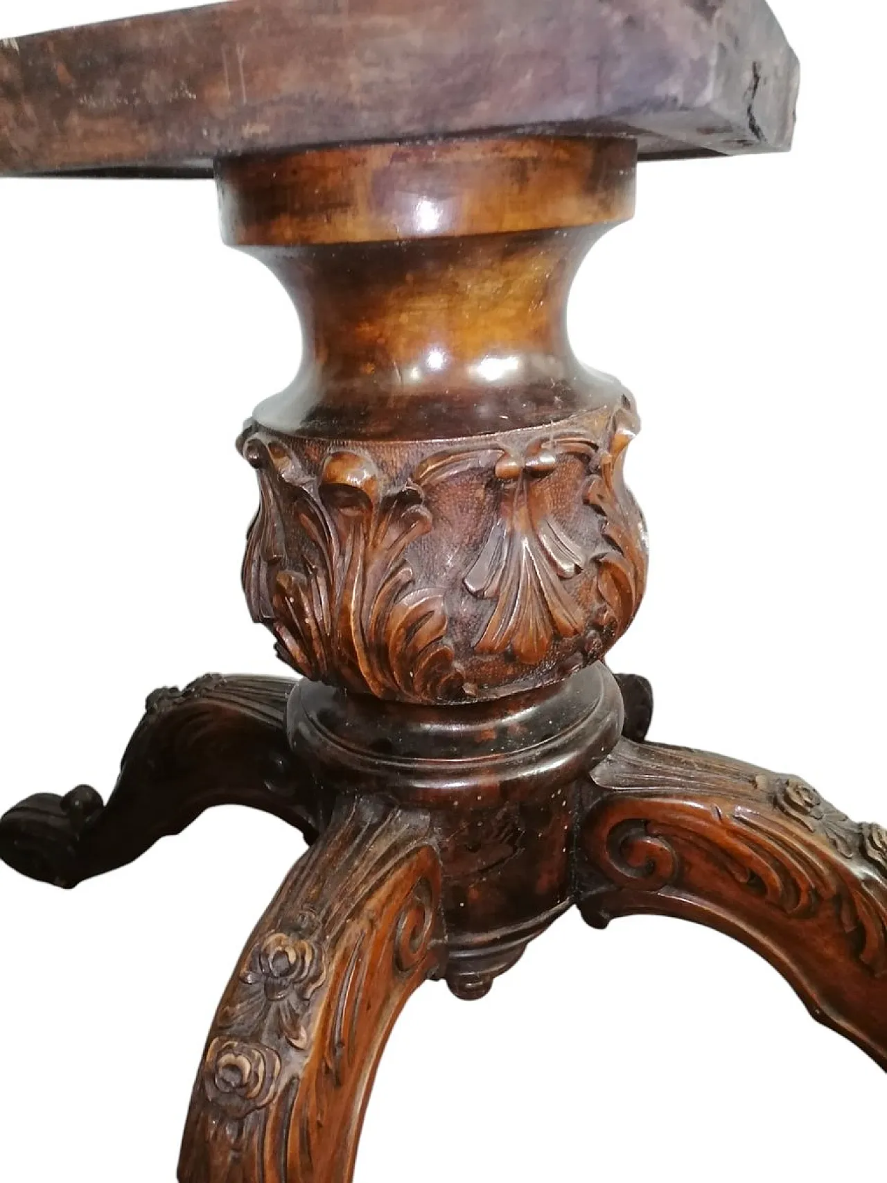 Tavolo rotondo in radica di noce con piano intarsiato, epoca 1890 4