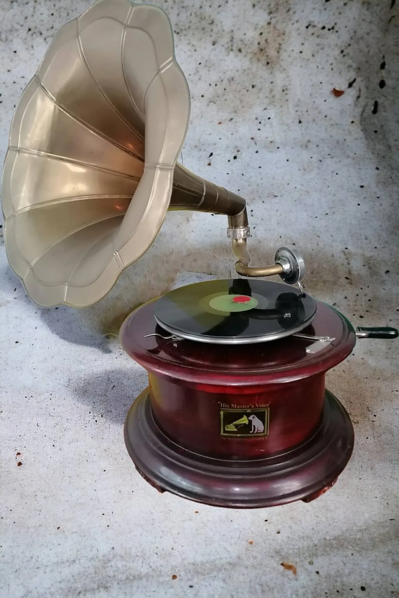 Grammofono di forma rotonda La Voce Del Padrone, '800 2