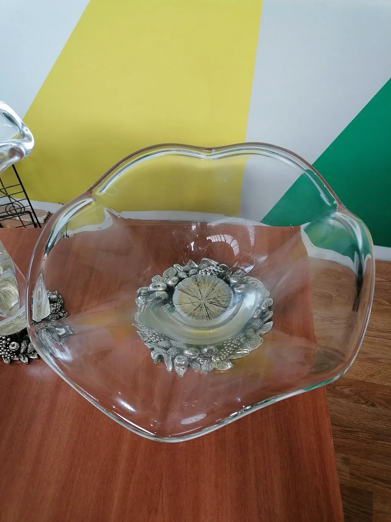 Vaso e portafrutta Murano con base resina placcata argento, anni '80 3