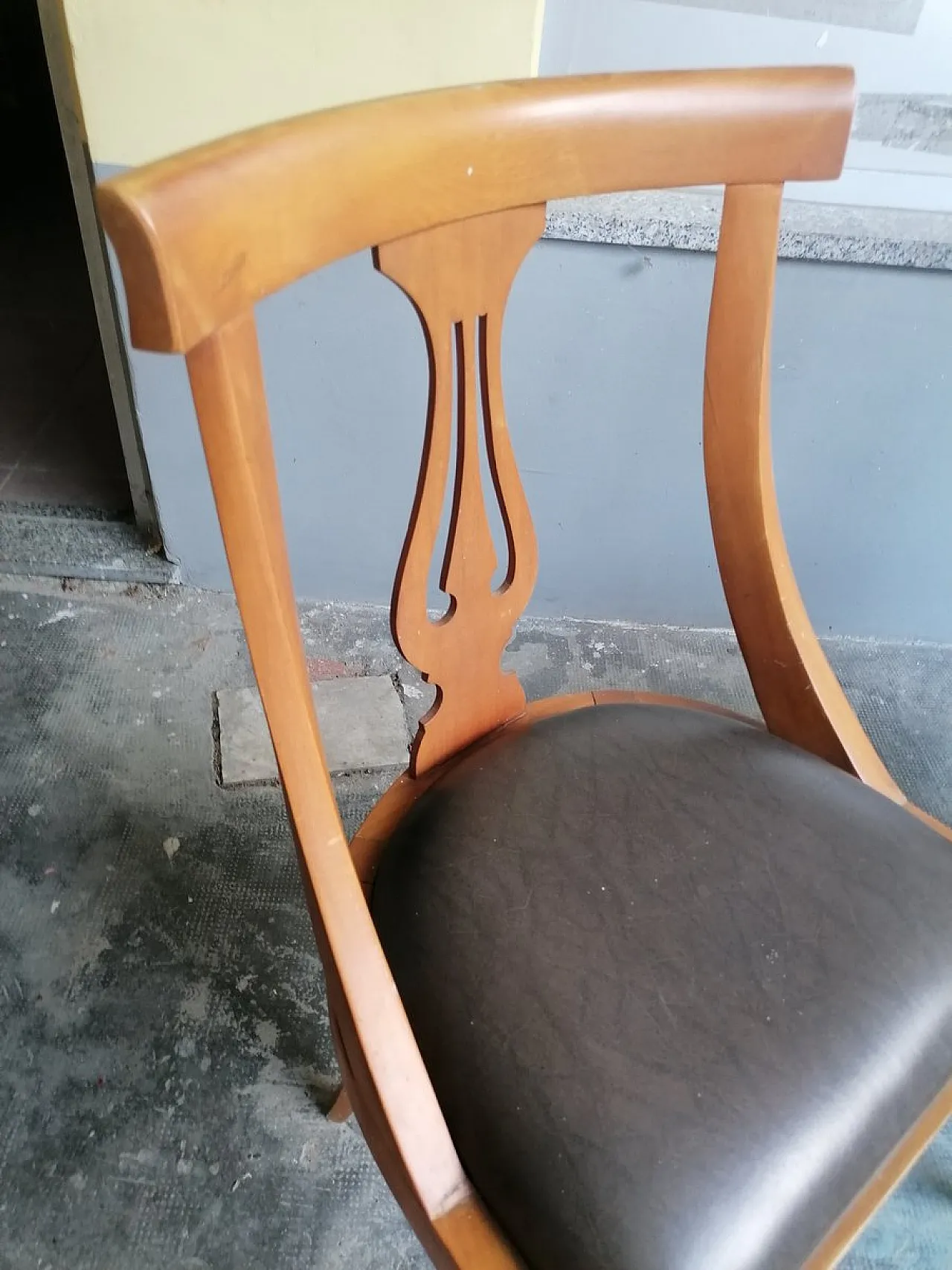 Coppia di sedie da pranzo impero con motivo a lira, anni '50 2