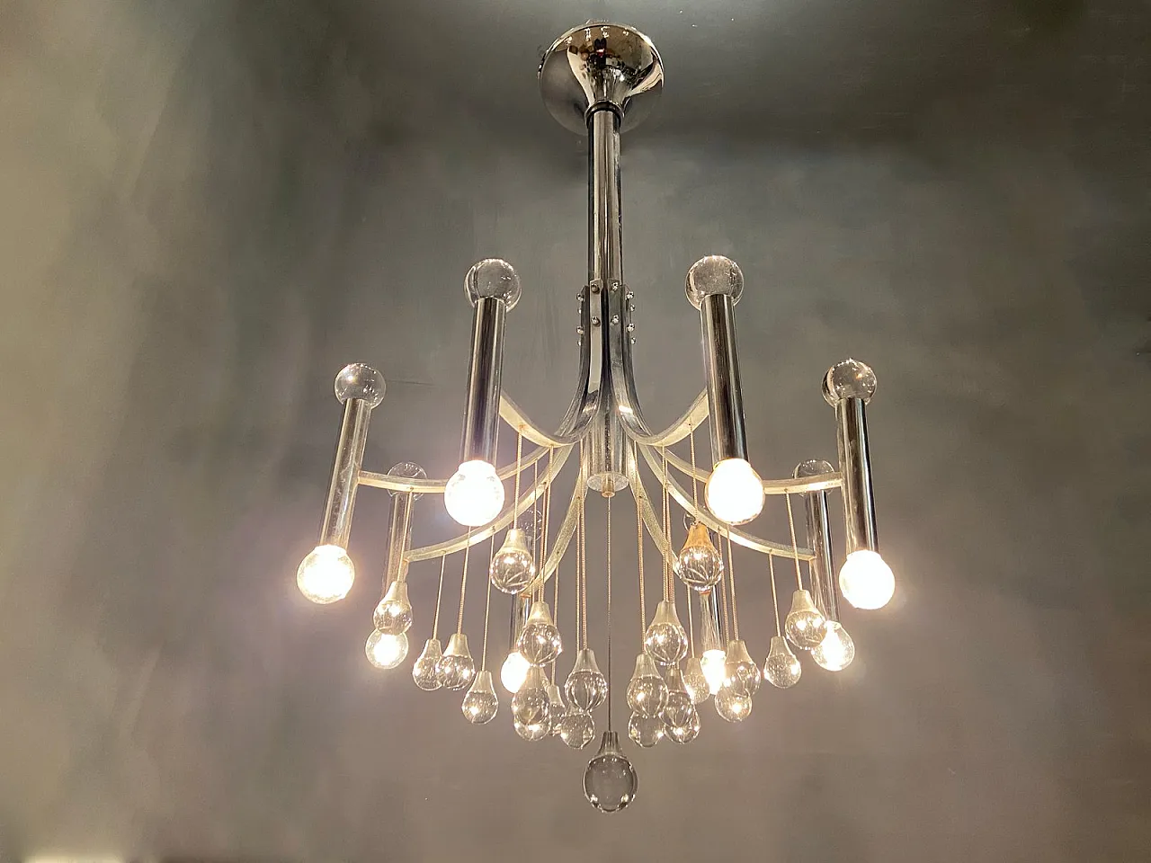 Lampadario Mid-Century in cristallo e metallo cromato di Gaetano Sciolari, anni '70 2