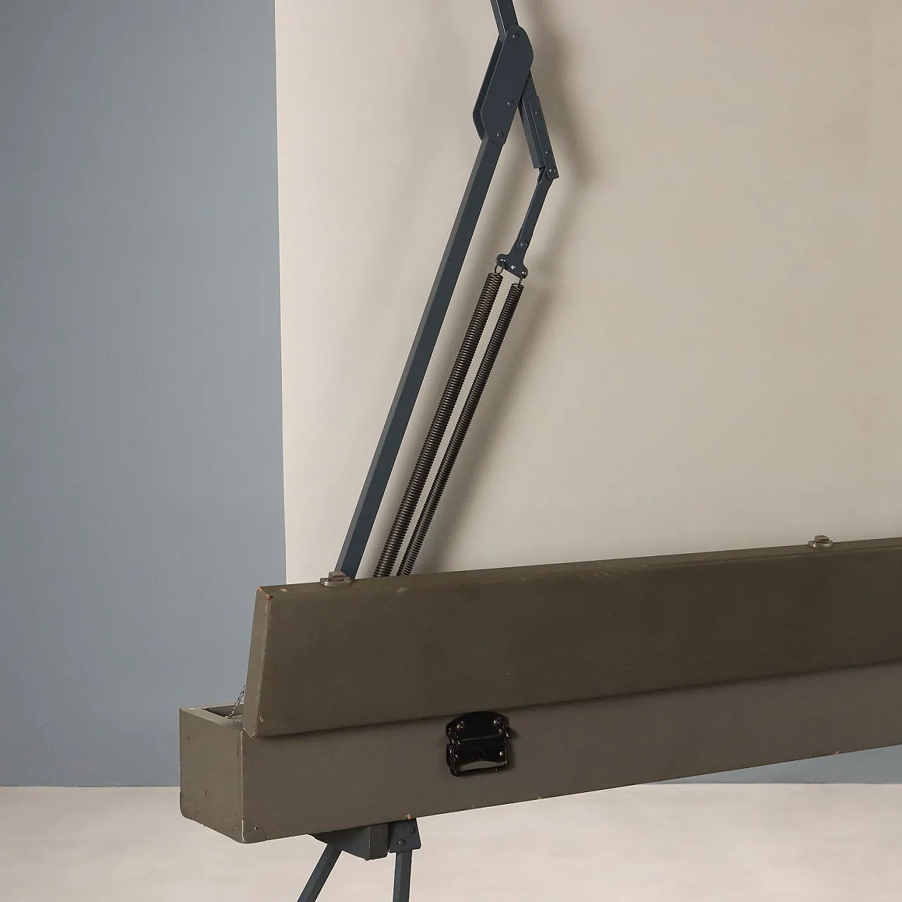 Schermo per proiezioni in metallo e bracci pieghevoli, '900 6