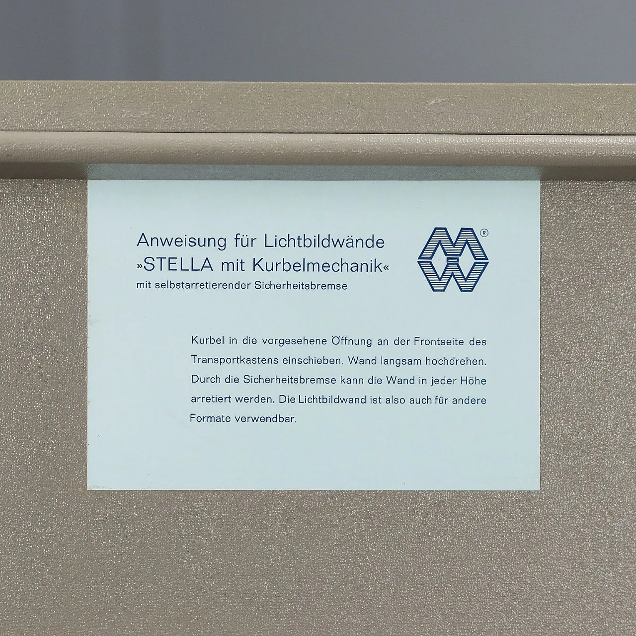 Schermo per proiezioni in metallo e bracci pieghevoli, '900 9