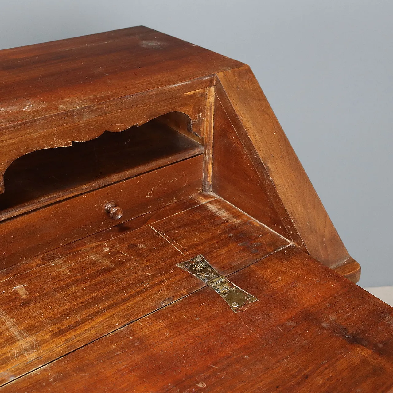 Cassettiera a ribalta in noce e semiminima, fine '800 5