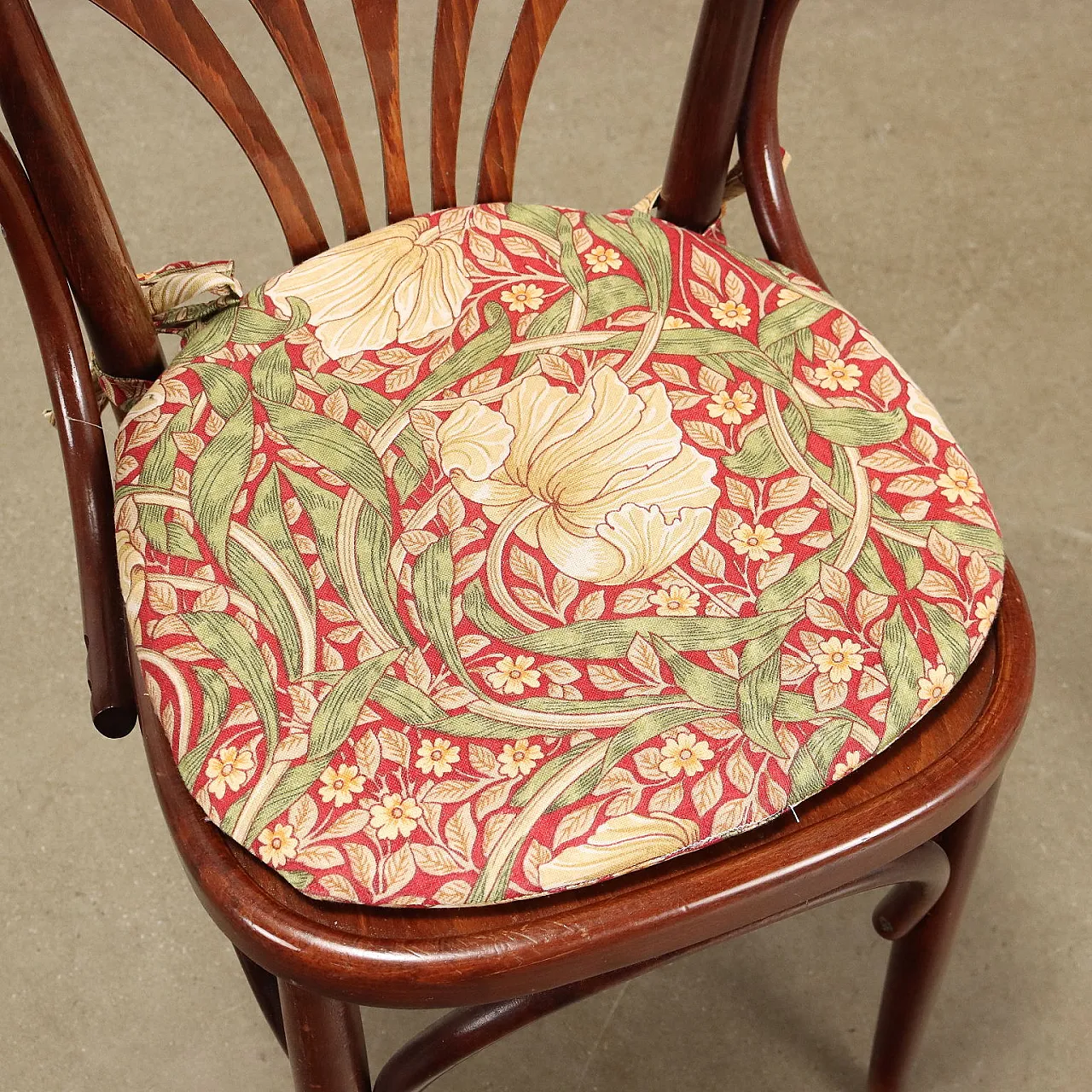 6 Sedie in stile Thonet in faggio curvo e verniciato, '900 10