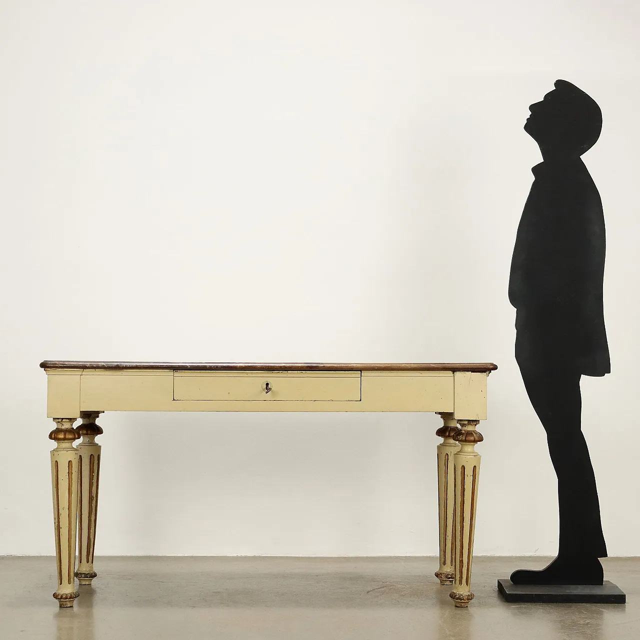 Tavolo in abete laccato, '800 2