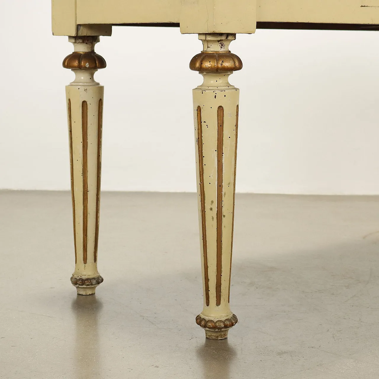 Tavolo in abete laccato, '800 6