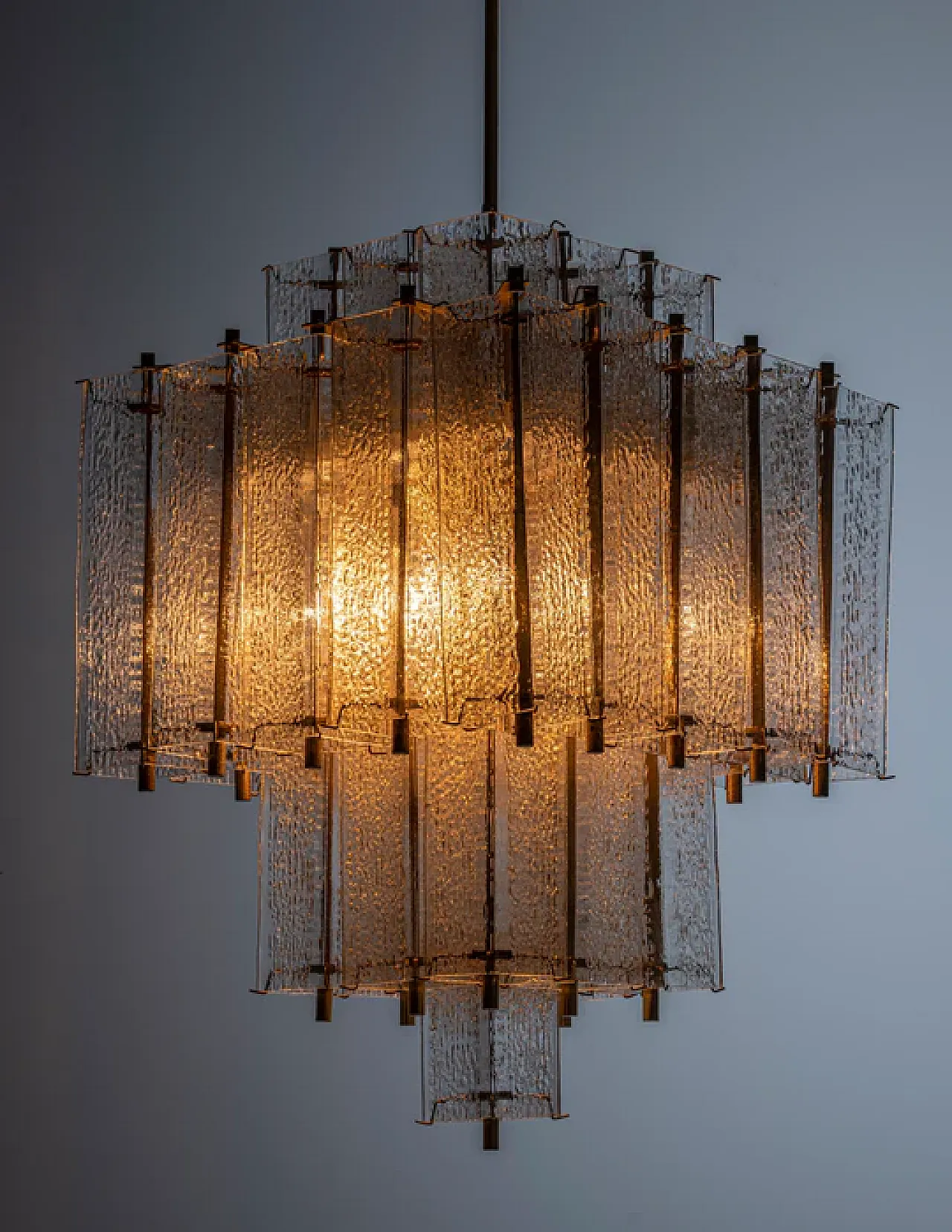 Lampadario in ottone e vetro ghiacciato strutturato, anni '50 4