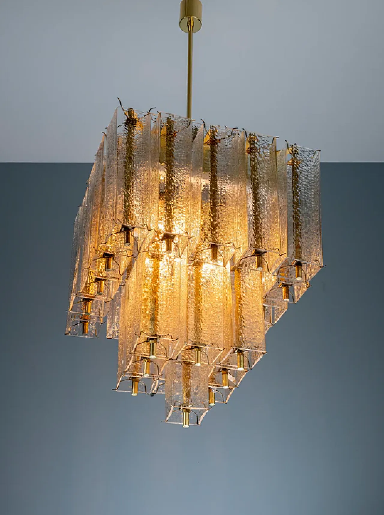 Lampadario in ottone e vetro ghiacciato strutturato, anni '50 8