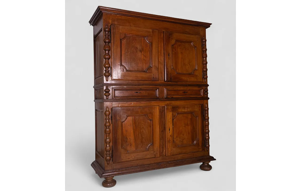Credenza doppio corpo in legno massello con colonne tornite, '900 2
