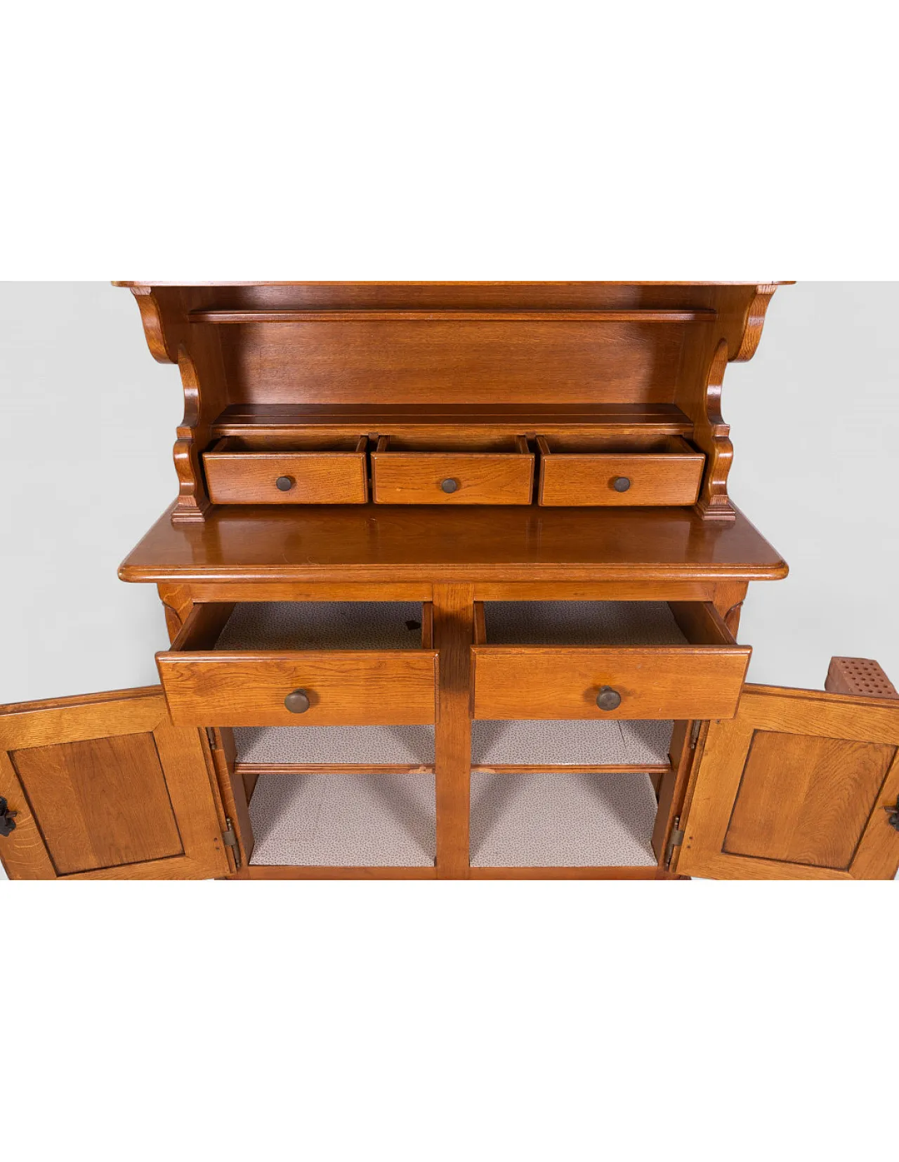 Credenza in legno massello con vetrina superiore e cassetti, '900 9