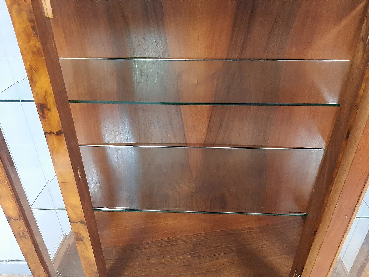 Vetrina Art Deco in noce e radica, anni '40 3