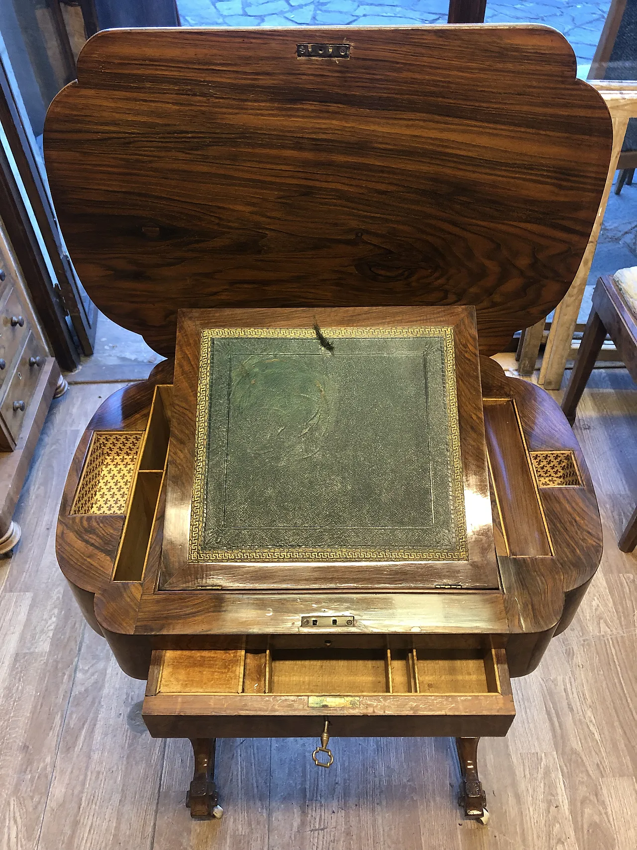 Tavolino da ricamo 4