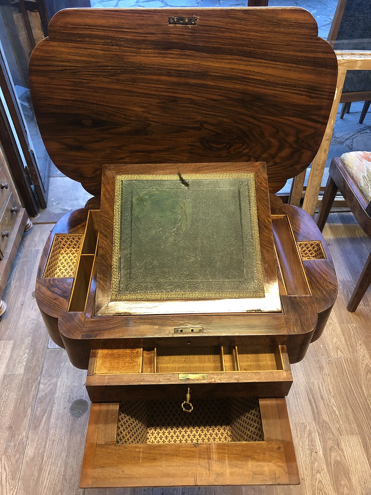 Tavolino da ricamo 5