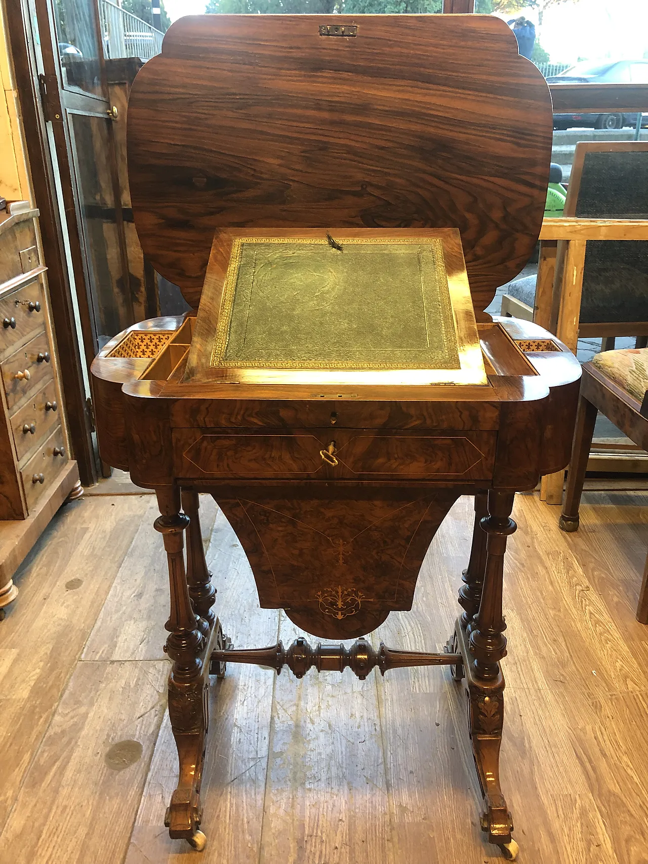 Tavolino da ricamo 6