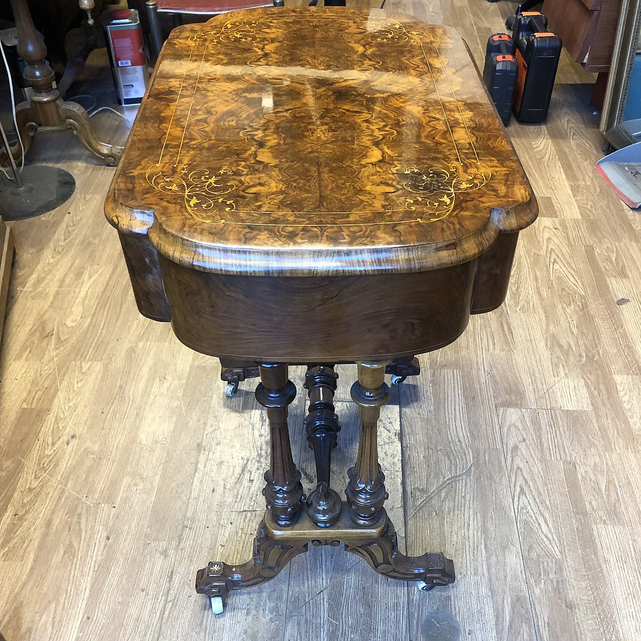 Tavolino da ricamo 8