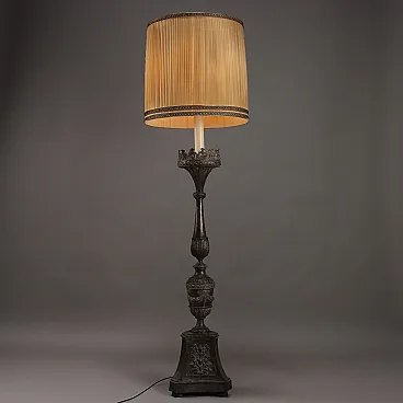 Torciere in lamerino sbalzto in stile Rinascimentale, '800