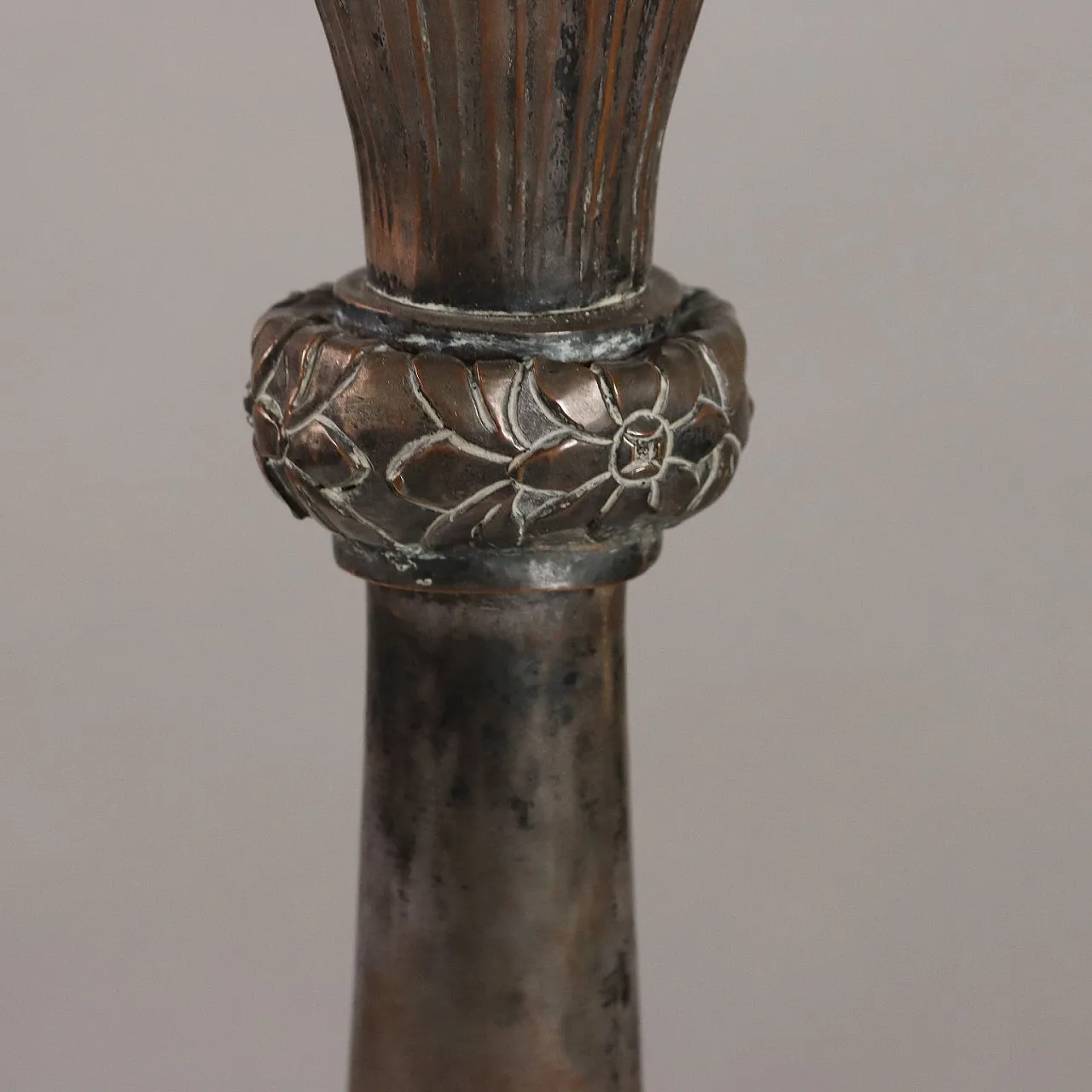 Torciere in lamerino sbalzto in stile Rinascimentale, '800 4