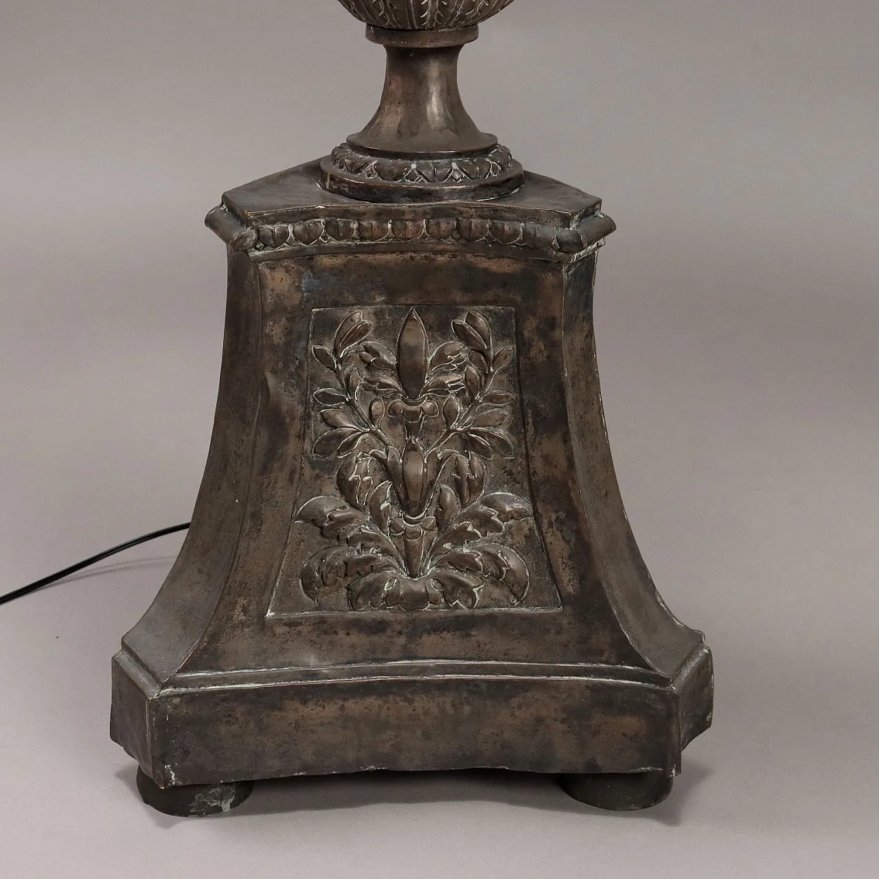 Torciere in lamerino sbalzto in stile Rinascimentale, '800 7