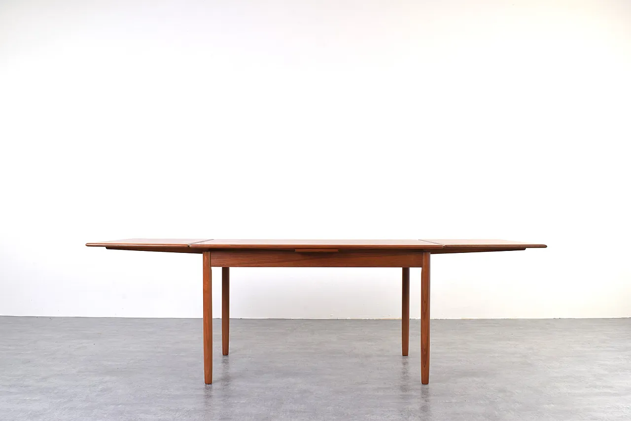 Mid-Century Danish Teak Extendable Dining Table, 1960s 4