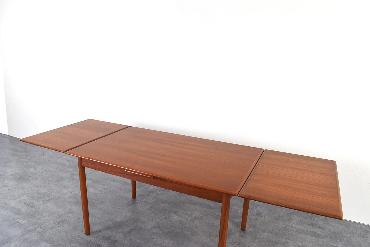 Mid-Century Danish Teak Extendable Dining Table, 1960s 16