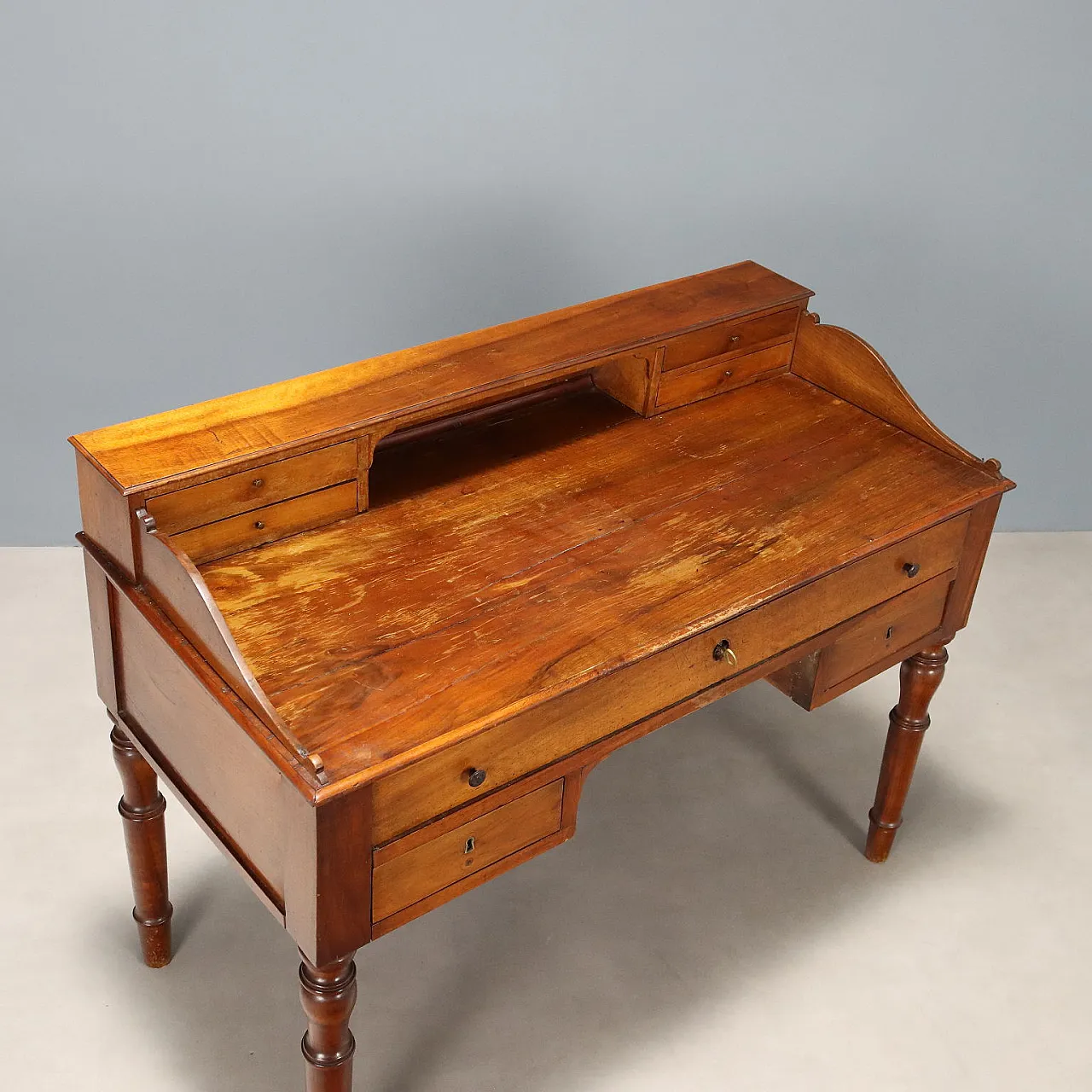 Scrivania in noce con 7 cassetti, '800 9