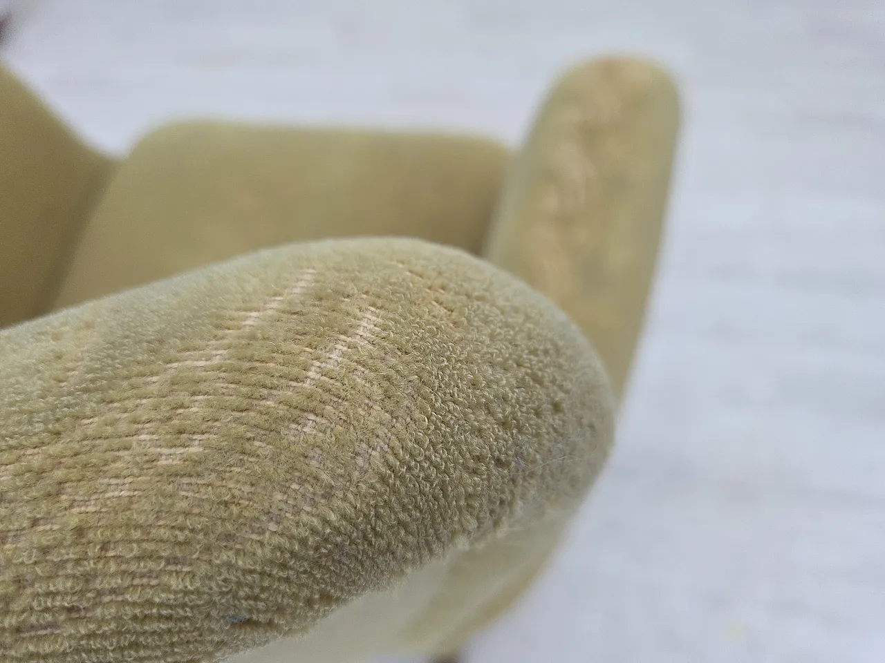 Danish armchair by Fritz Hansen, series 8000/8020, 1960s 12