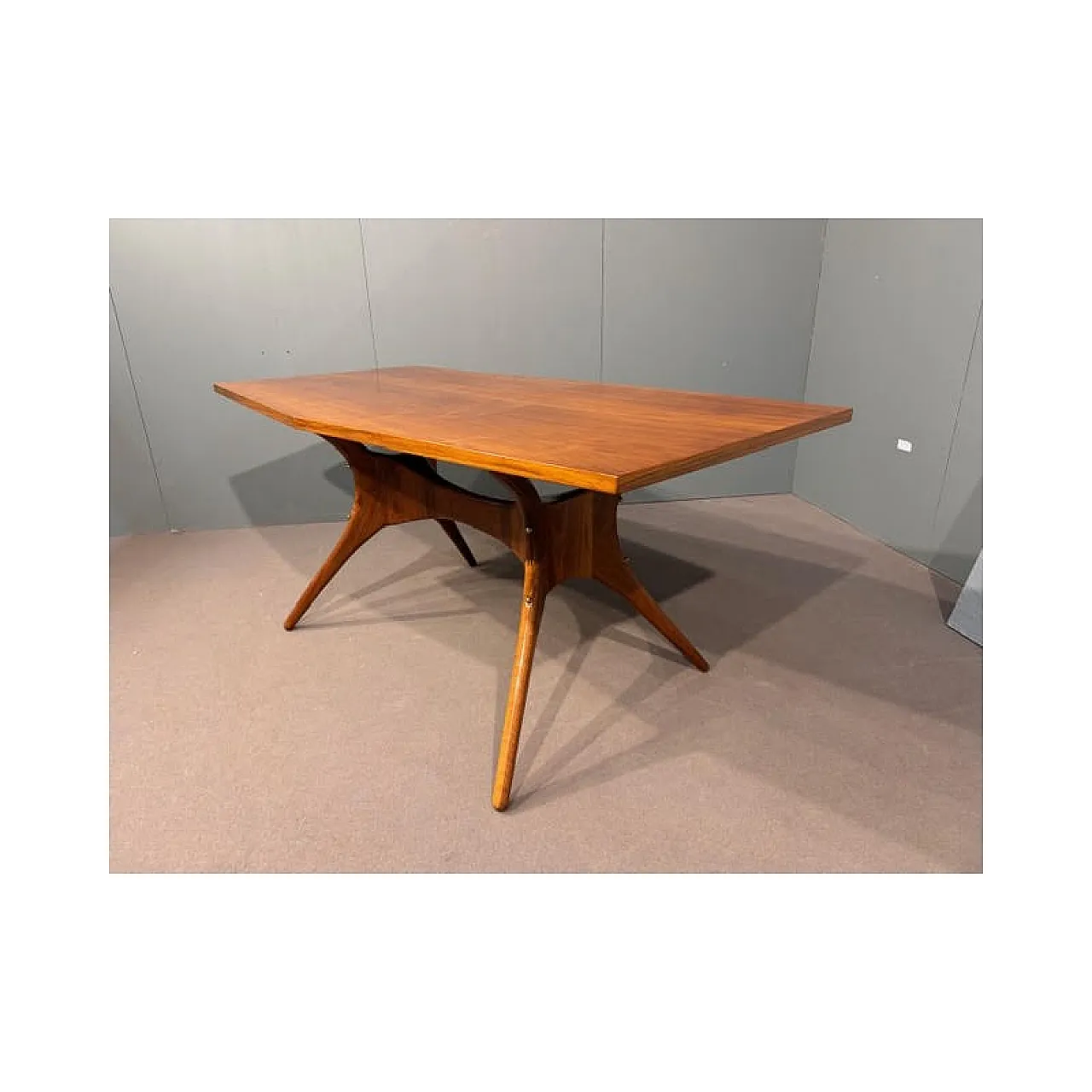 Tavolo in legno di noce americano, anni '50 1