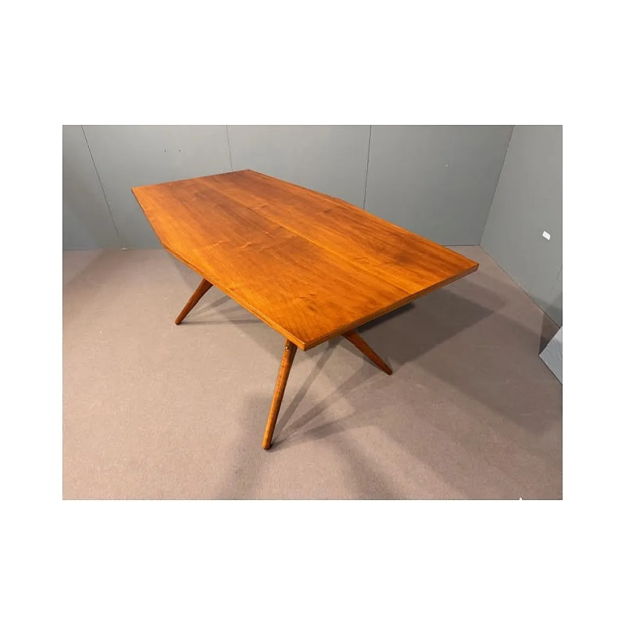 Tavolo in legno di noce americano, anni '50 2