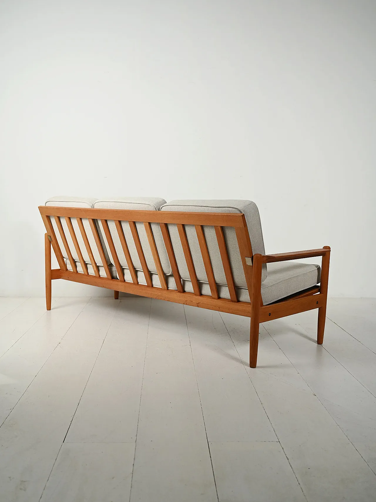 Scandinavian sofa in solid oak from the 1950s/60s 4