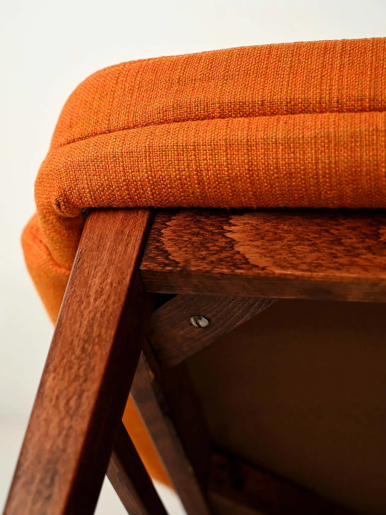 Pair of orange Oslosund armchairs by Kinnarps, 1950s 7