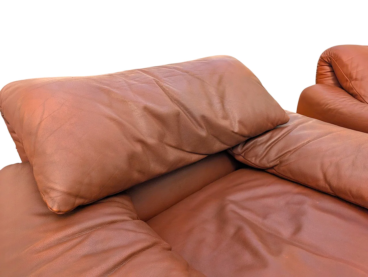 Coppia poltrone in pelle bordeaux di V. Magistretti per Cassina, 1973 7