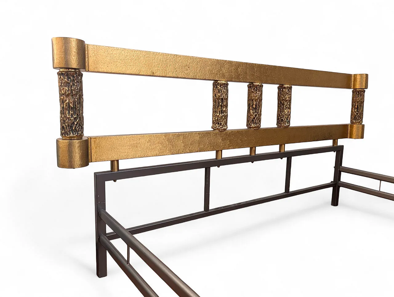 Letto in ottone con cilintri a corteggia di L. Frigerio, anni 70 5